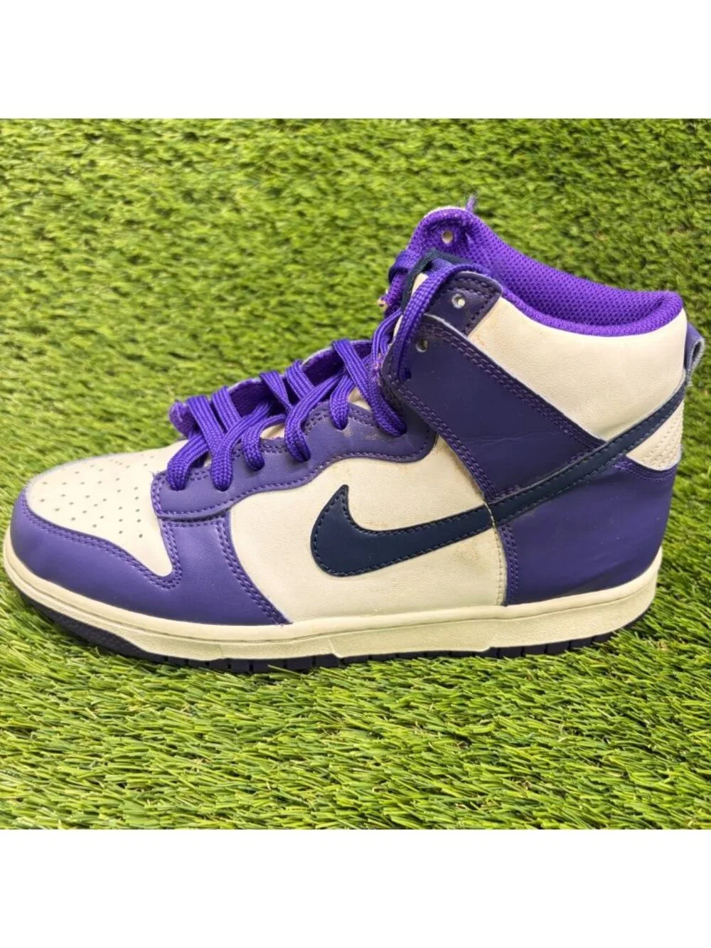 Nike Dunk High Boys Size 7Y Purple White Athletic Walking Leather Shoes Sneakers